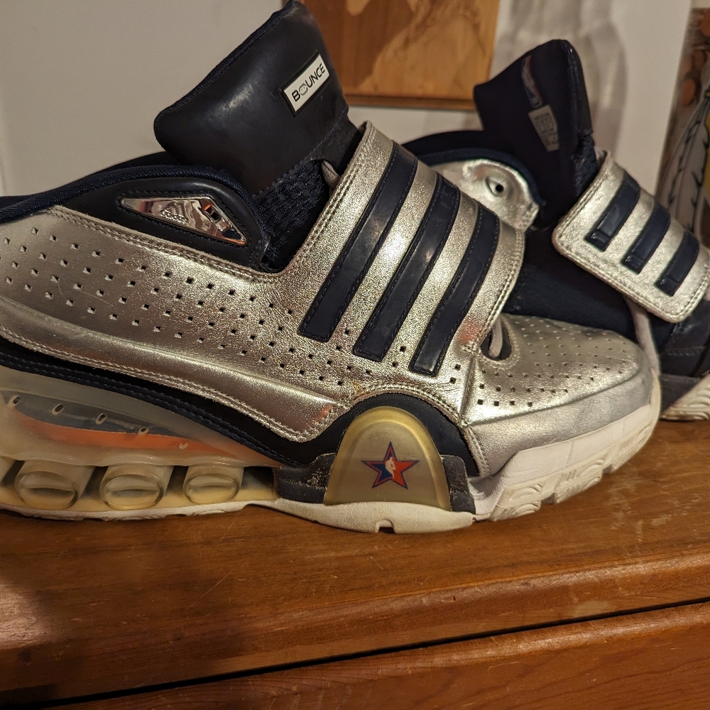Men's rare Adidas Bounce sneakers